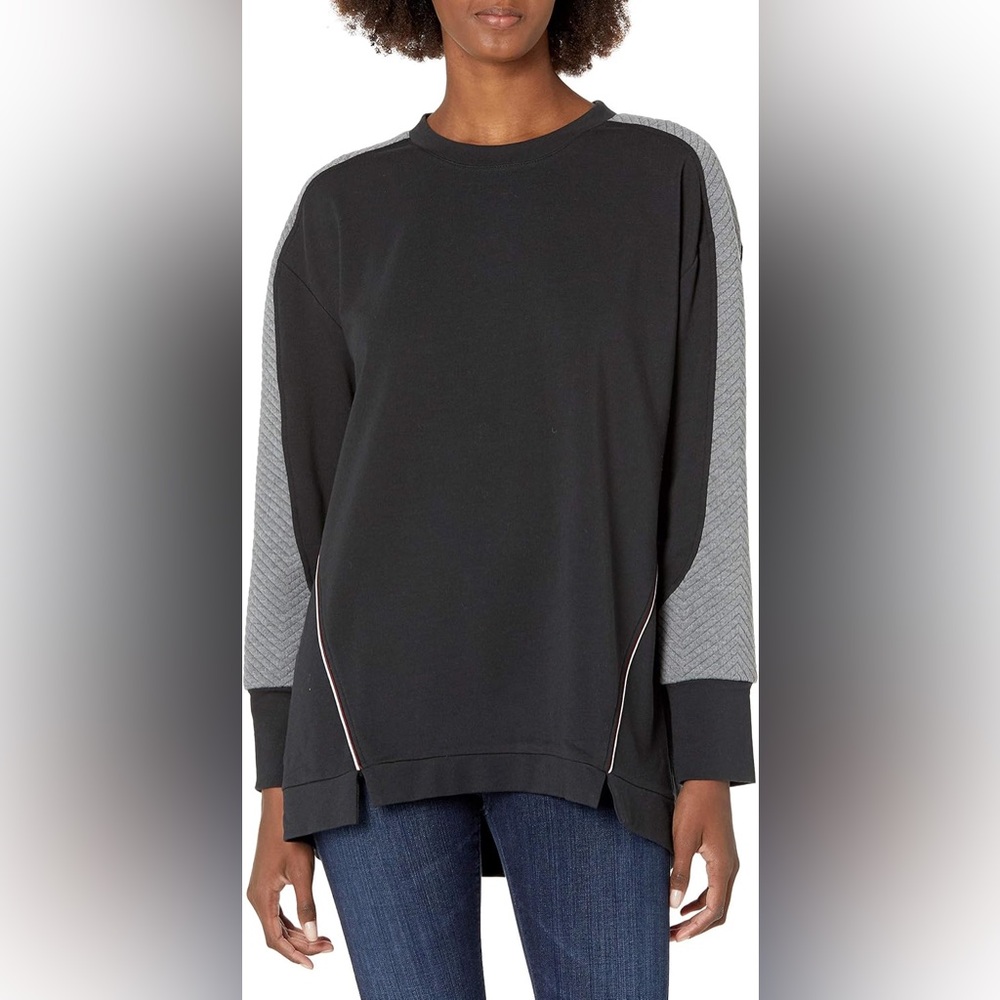 Lysse Black and Gray Crew Neck Sweater with Sporty Asymmetry.#9